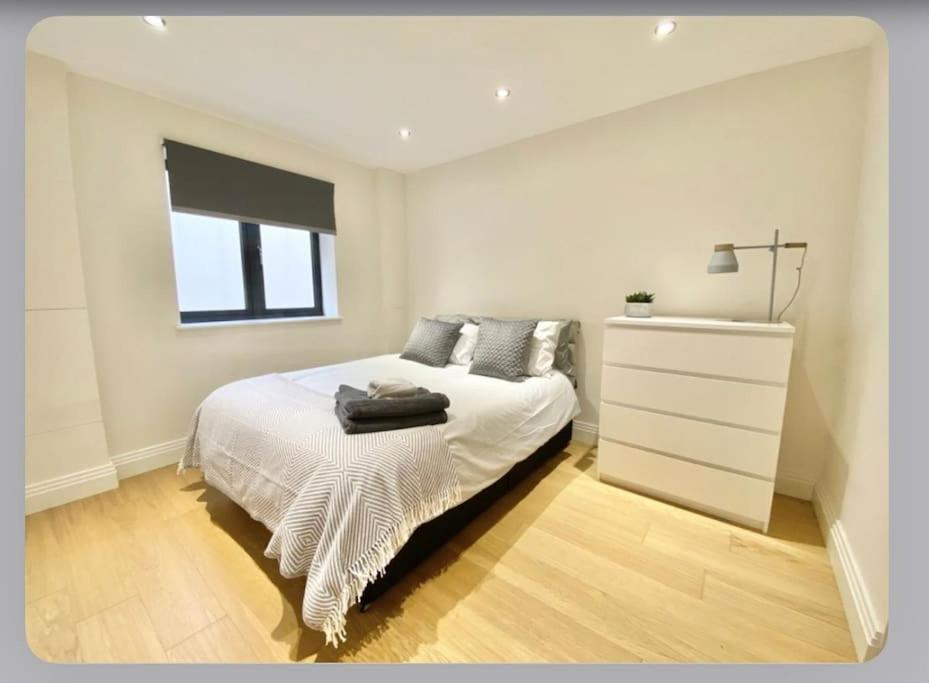 Luxury 4-Bed Apartment With Balcony & Garden, Near Emirates Stadium, 15 Mins To Central Londres Extérieur photo