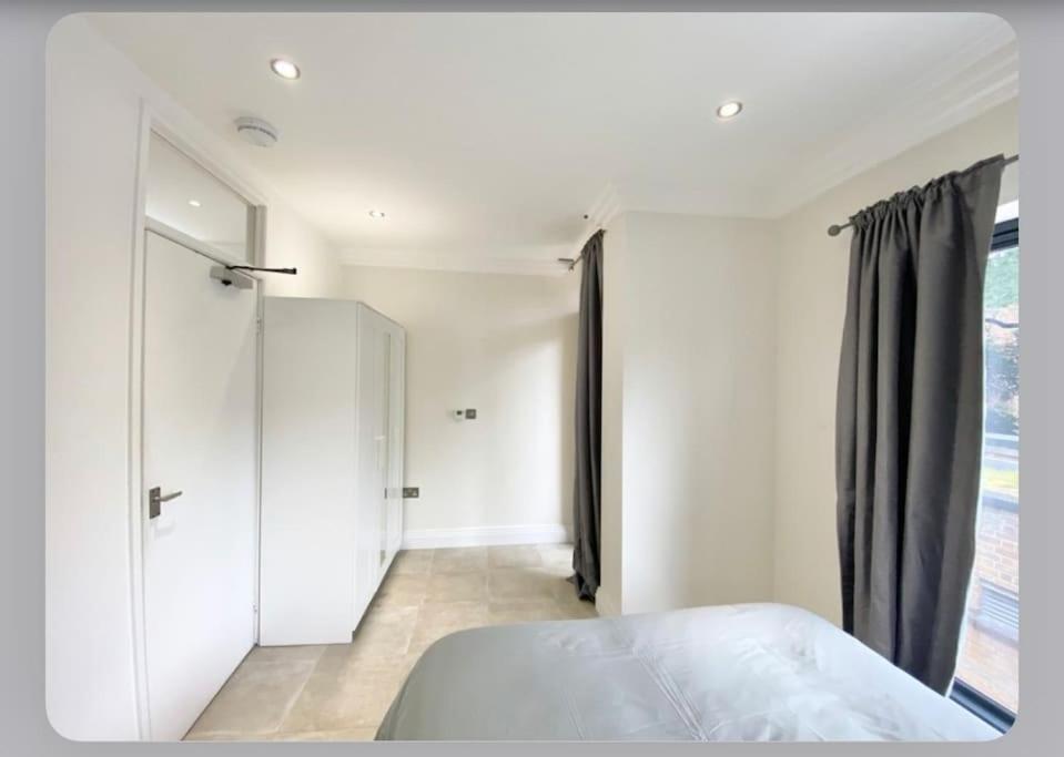 Luxury 4-Bed Apartment With Balcony & Garden, Near Emirates Stadium, 15 Mins To Central Londres Extérieur photo
