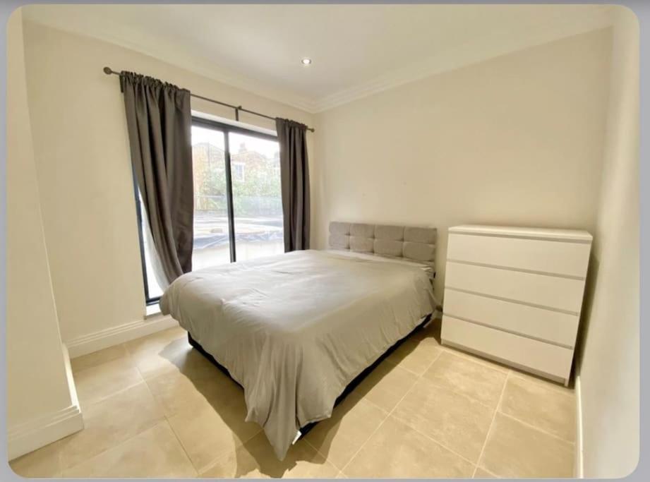 Luxury 4-Bed Apartment With Balcony & Garden, Near Emirates Stadium, 15 Mins To Central Londres Extérieur photo