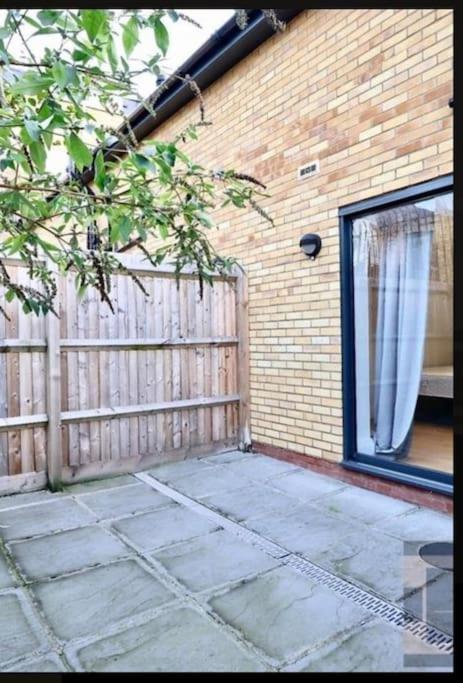 Luxury 4-Bed Apartment With Balcony & Garden, Near Emirates Stadium, 15 Mins To Central Londres Extérieur photo
