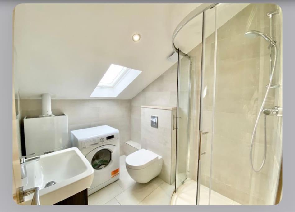 Luxury 4-Bed Apartment With Balcony & Garden, Near Emirates Stadium, 15 Mins To Central Londres Extérieur photo