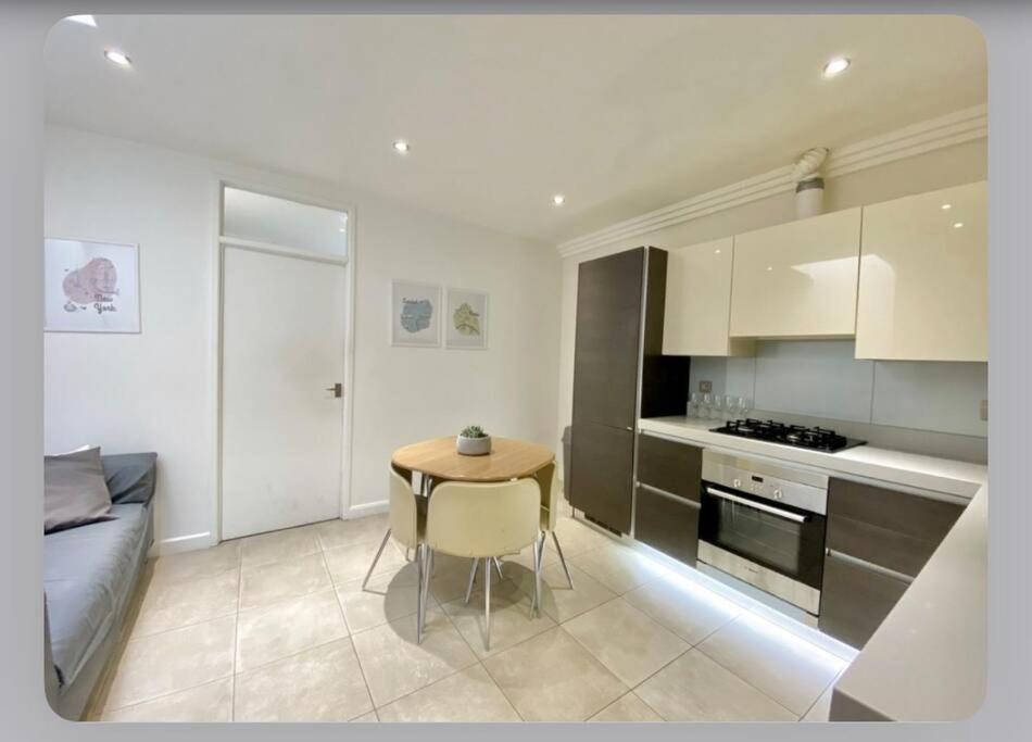 Luxury 4-Bed Apartment With Balcony & Garden, Near Emirates Stadium, 15 Mins To Central Londres Extérieur photo
