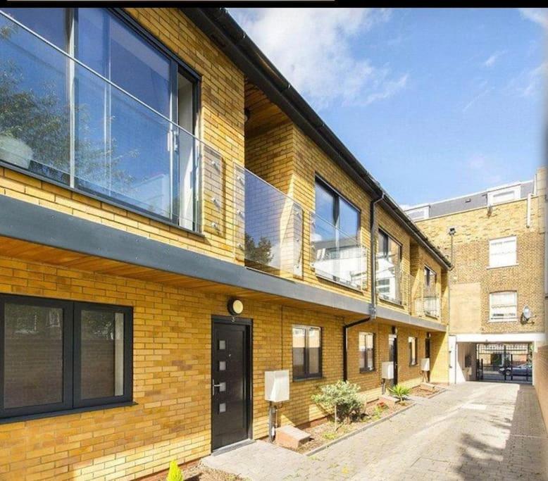 Luxury 4-Bed Apartment With Balcony & Garden, Near Emirates Stadium, 15 Mins To Central Londres Extérieur photo